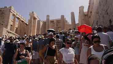 Governo da Grécia limita visitas à Acrópole devido a calor extremo