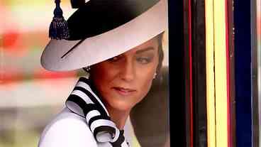 Princesa Kate reaparece em público, muito magra, após cinco meses