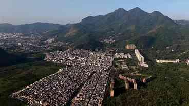 Forças de segurança iniciam operação contra milicianos no Rio