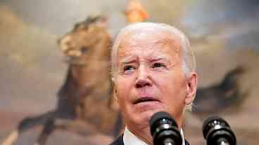 Joe Biden desiste de reeleição e declara apoio a Kamala Harris