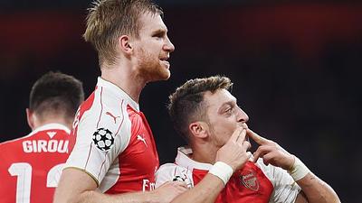 Mesut-Ozil-Arsenal.jpg