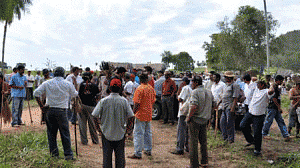 indios-protesto-300x168.gif