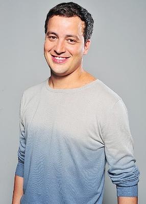 o-apresentador-rafael-cortez-1360923705082_300x420.jpg
