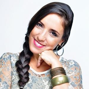 gosto-de-brincar-em-cena-e-improvisar-ja-foi-para-o-ar-uma-cena-minha-com-a-eva-wilma-improvisando-conta-katia-moraes-1328302340150_300x300.jpg