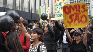 santa-protesto-300x168.gif