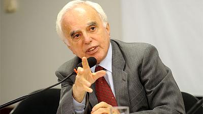 samuel-pinheiro-guimaraes.jpg
