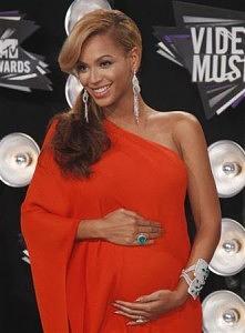 beyonce-gravida-221x300.jpg