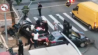 acidenteluxo.jpg
