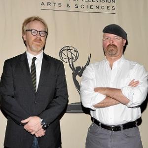 adam-savage-e-jamie-hyneman-apresentadores-do-programa-mythbusters-os-cacadores-de-mitos-1327067442869_300x300.jpg