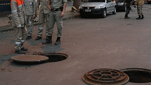 bueiro-assembleia-300x168.gif