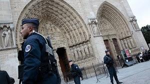 terrorista-igreja-paris-300x168.jpg