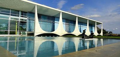 palaciodaalvorada.jpg