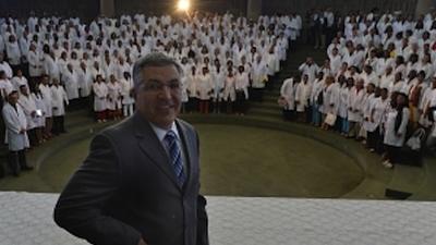medicos2.jpg