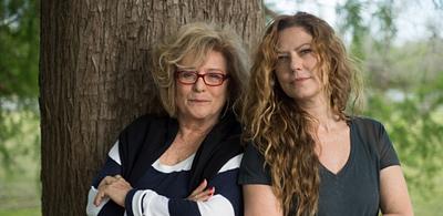 marilia-carneiro-com-patricia-pillardurante-as-gravacoes-de-ligacoes-perigosas-na-patagonia-1452023099498_615x300.jpg