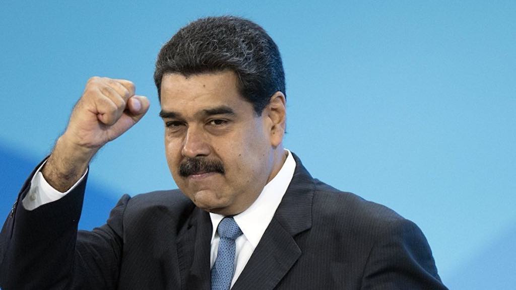 Presidente venezuelano Nicolás Maduro comemora uma vitória sem precedentes nas eleições parlamentares da Venezuela