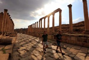 Situada cerca de 40 quilômetros ao norte de Amã, Jerash atrai turistas de todo o mundo