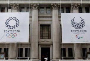 Logos dos Jogos Olímpicos e Paralímpicos de Tóquio 2020 na capital japonesa