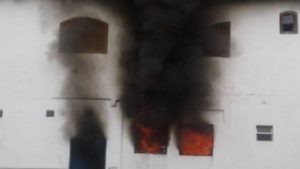 Três crianças morrem em incêndio dentro de casa