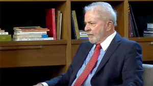 Na entrevista à TVT, Lula admite que faltou coragem à direção do PT para enfrentar a onda fascista que assola o país