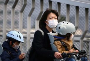 Crise do coronavírus no Japão provoca apelos de reformulação do ano letivo
