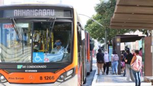 Ônibus devem circular em São Paulo somente com passageiros sentados