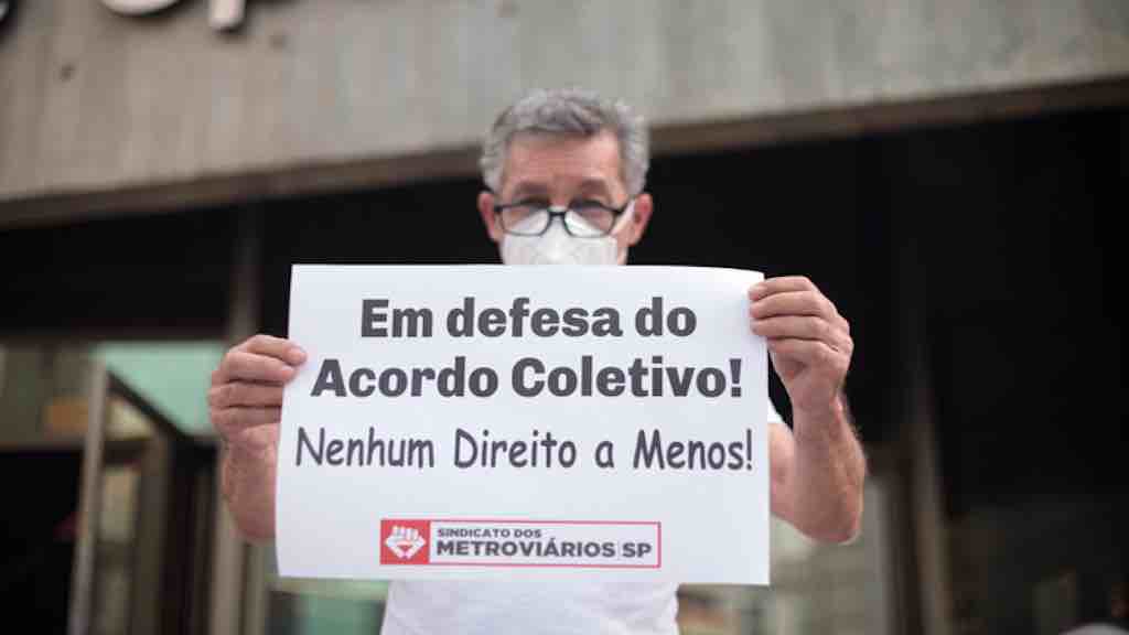 Aos 45 minutos do segundo tempo os metroviários de São Paulo tiveram que suspender a greve