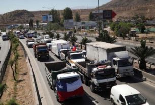 Caminhões nos arredores de Santiago