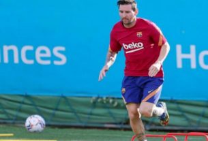 Messi participa de treino do Barcelona