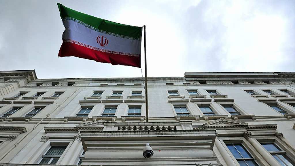 Irã aprova projeto de lei para aumentar atividade nuclear após assassinato de cientista de topo