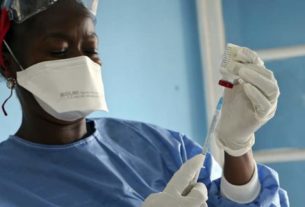 Vacina em teste é aplicada no Congo em 2018