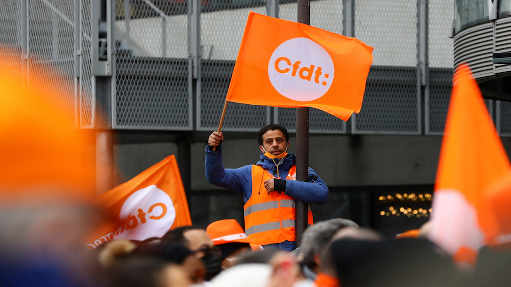 Sindicatos da França convocam greves ferroviárias